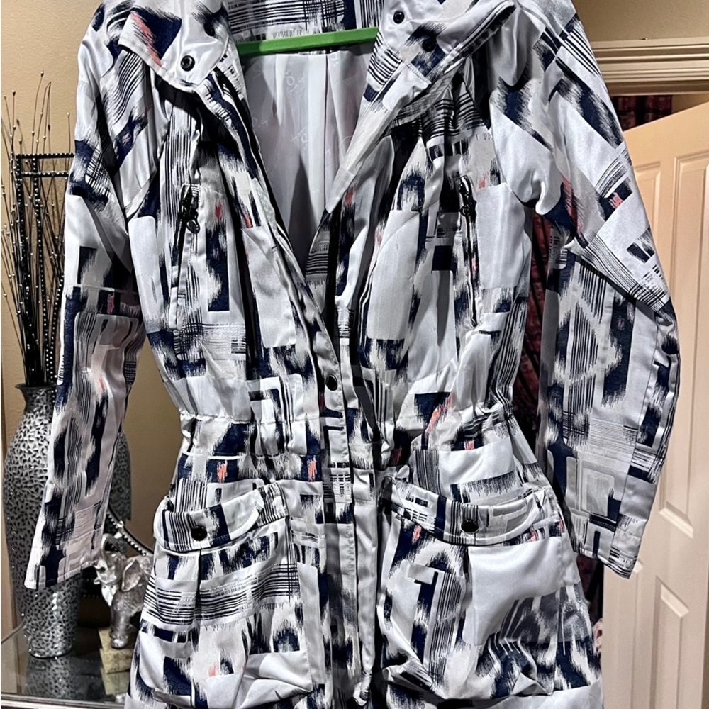 Samuel dong coat with waist adjustment for a slimming look.